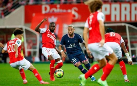 法甲榜首大战：南特VS朗斯，保级队阻击领头羊能否成功？