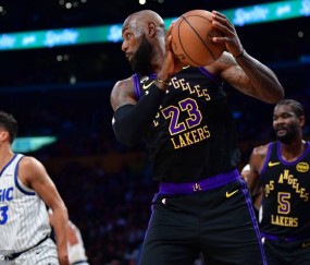 詹姆斯失绝杀班凯罗36+10 湖人不敌魔术