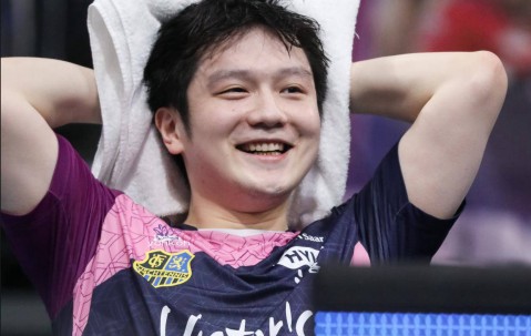 莫雷加德欧冠秀精彩球致敬樊振东，小胖起身拍手笑容灿烂鼓励