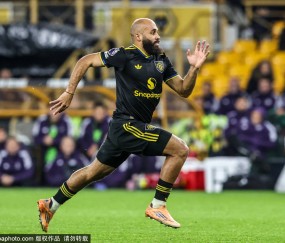 曼联射手王非洲杯征战归来 我辣么大个教练去哪儿了？