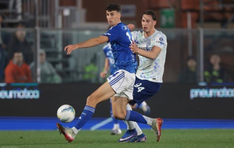 意大利杯半决赛0-0，意甲第一0射正，遭科莫逼平，无缘占得先机