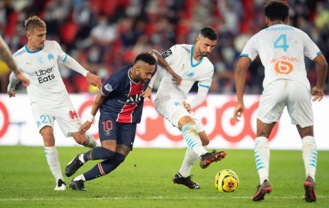 欧冠焦点战！拜仁主场狂潮碾残阵，里斯本竞技客场求生难破魔咒