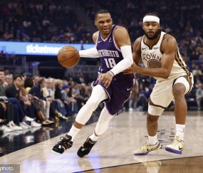 库里27+10巴特勒15+6+6 德罗赞24分勇士送国王7连败