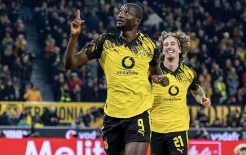 德甲冠军悬念再起，多特缩小与拜仁分差