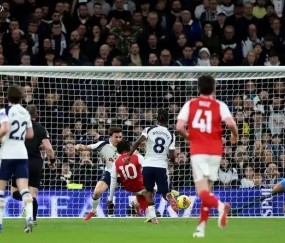 4-1横扫热刺＋终结2轮不胜＋多赛1轮5分领跑积分榜！