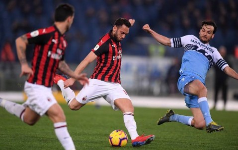 意甲首尾生死斗：米兰 4 主力伤缺！吉拉迪诺率保级队凿穿圣西罗？